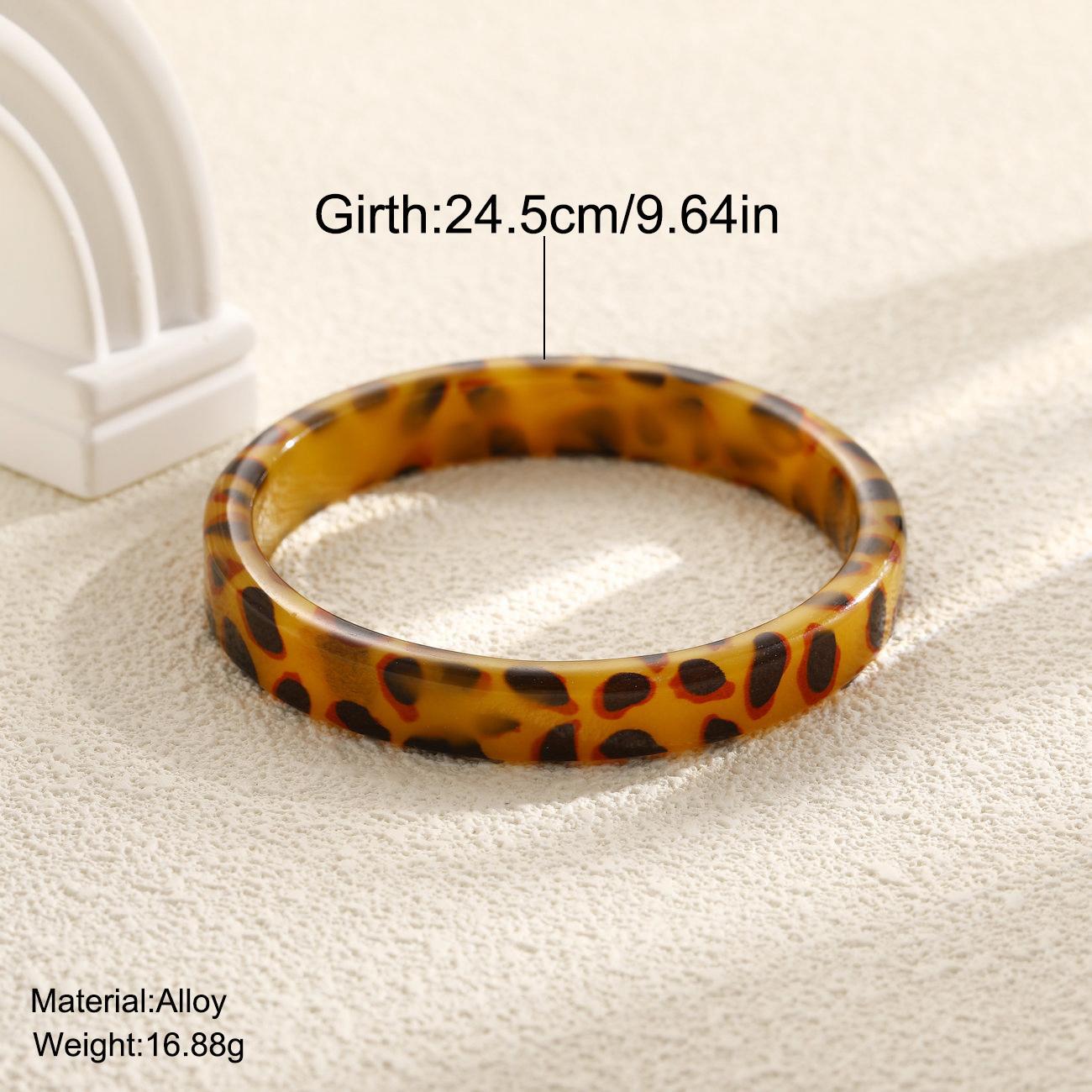 Damen Armreifen aus hochwertigem Acryl mit einzigartigem Leopardenmuster Shop Nory