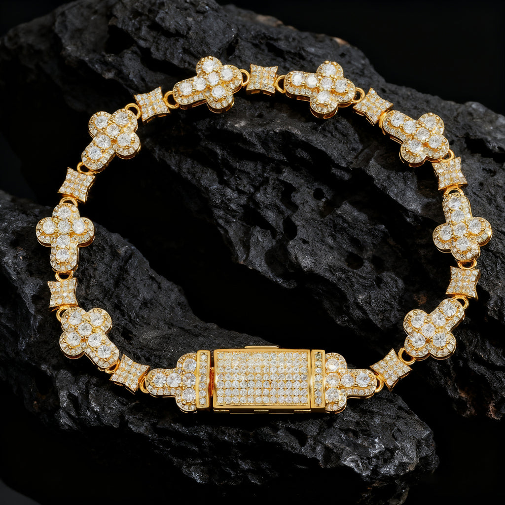 Filigranes Kleeblatt-Armband mit Pavébesetzten Zirkonia und Sicherheitsverschluss
