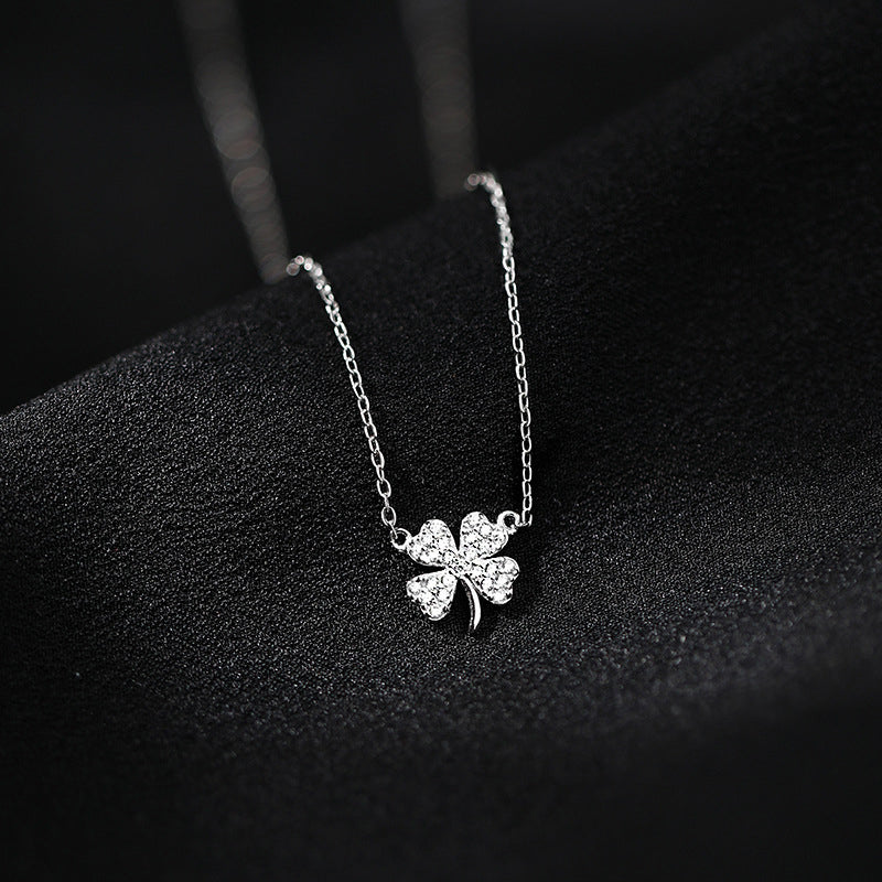 Halskette Mit Vierblättrigem Kleeblatt-Anhänger | Shop Nory