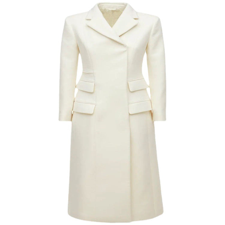 Damen Langmantel im minimalistischen Blazer‑Stil mit verdeckter Knopfleiste und dreifacher Pattentasche Shop Nory