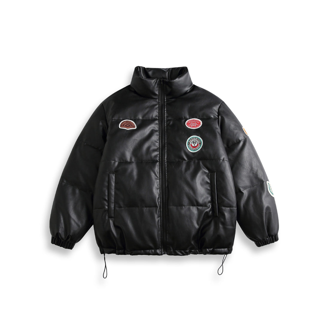 Unisex Kurz geschnittener wattierter Kunstleder‑Puffer mit hohem Stehkragen und Badge‑Details Shop Nory