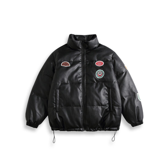Unisex Kurz geschnittener wattierter Kunstleder‑Puffer mit hohem Stehkragen und Badge‑Details Shop Nory