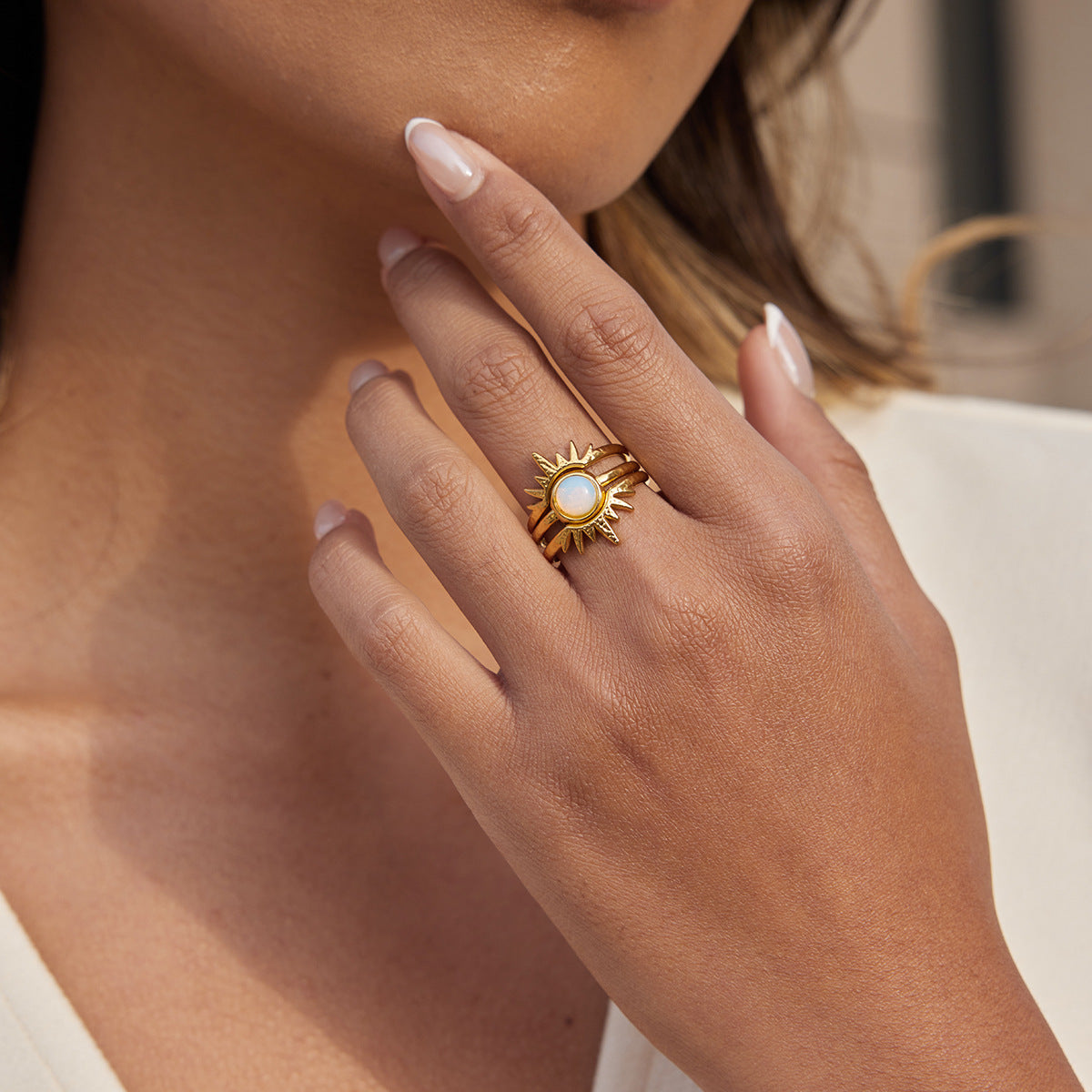 Damen Offener Ring mit kunstvollem Sonnenmotiv und hochwertigem Zirkon Shop Nory