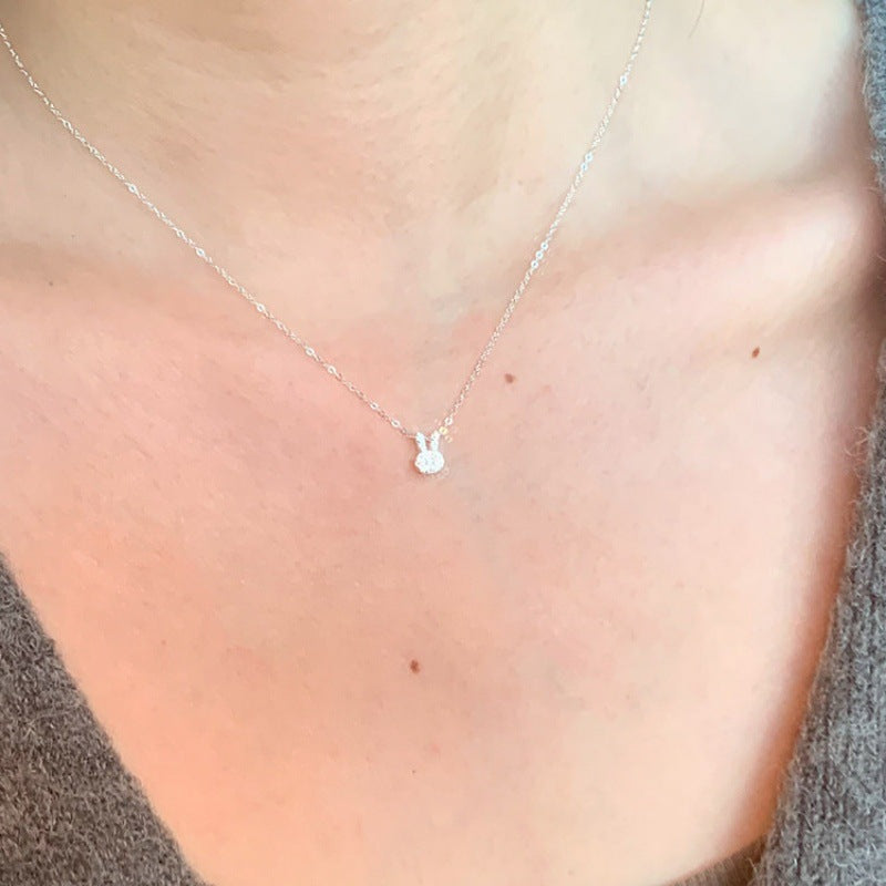 Damen Halskette mit niedlichem Hasen-Motiv und filigraner Verarbeitung Shop Nory