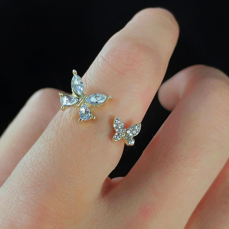 Damenring mit floralem Design und funkelnden Zirkonia Shop Nory 1781548637