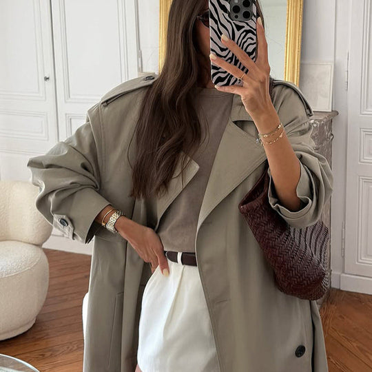 Damen eleganter Trenchcoat mit minimalistischem Design und praktischen Taschen