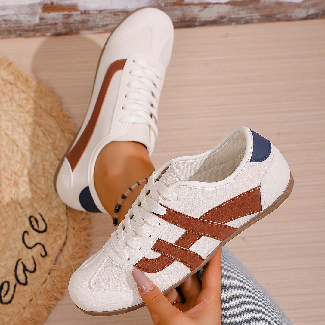 Damen Retro-Runner Slim Sneaker mit flacher Gummisohle und Zierstreifen Shop Nory