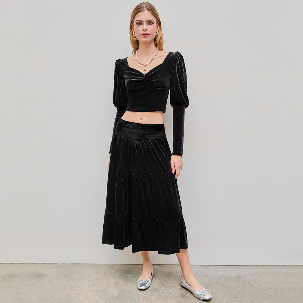 Damen Samtiges zweiteiliges Set mit gerafftem Bustier-Crop und stufigem Midirock Shop Nory
