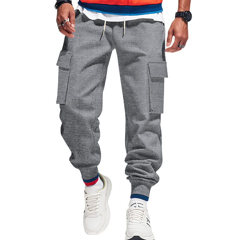 Herren nan Cargo-Jogginghose mit Tunnelzugbund, aufgesetzten Klappentaschen und schmal zulaufenden Bündchen Shop Nory