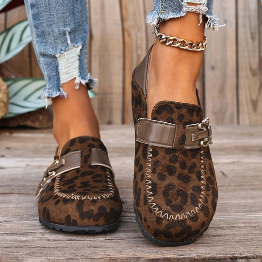 Damen Mokassin-Slipper aus Veloursleder mit dekorativer Metall-Schnalle Shop Nory