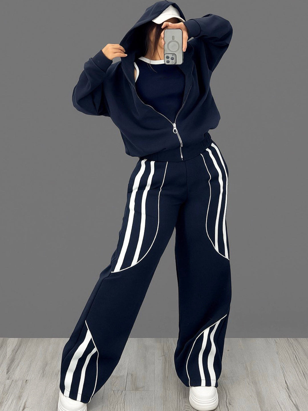 Damen Oversize Kapuzen-Sweatjacke mit Reißverschluss und weitem Trackpant-Set Shop Nory