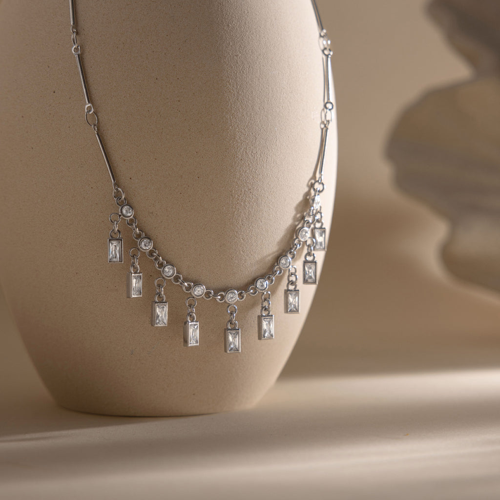 Damen modische Halskette mit hängenden Zirkonia-Elementen Shop Nory