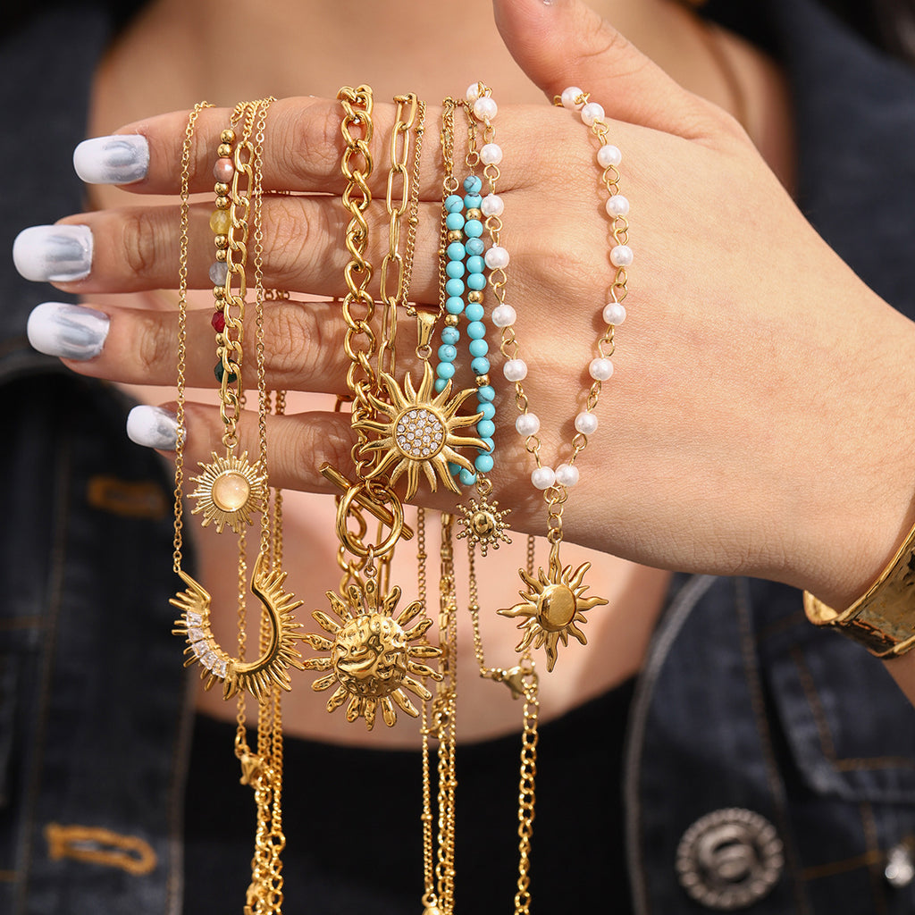 Damen  Halskette mit bunten Perlen und strahlendem Sonnenanhänger Shop Nory
