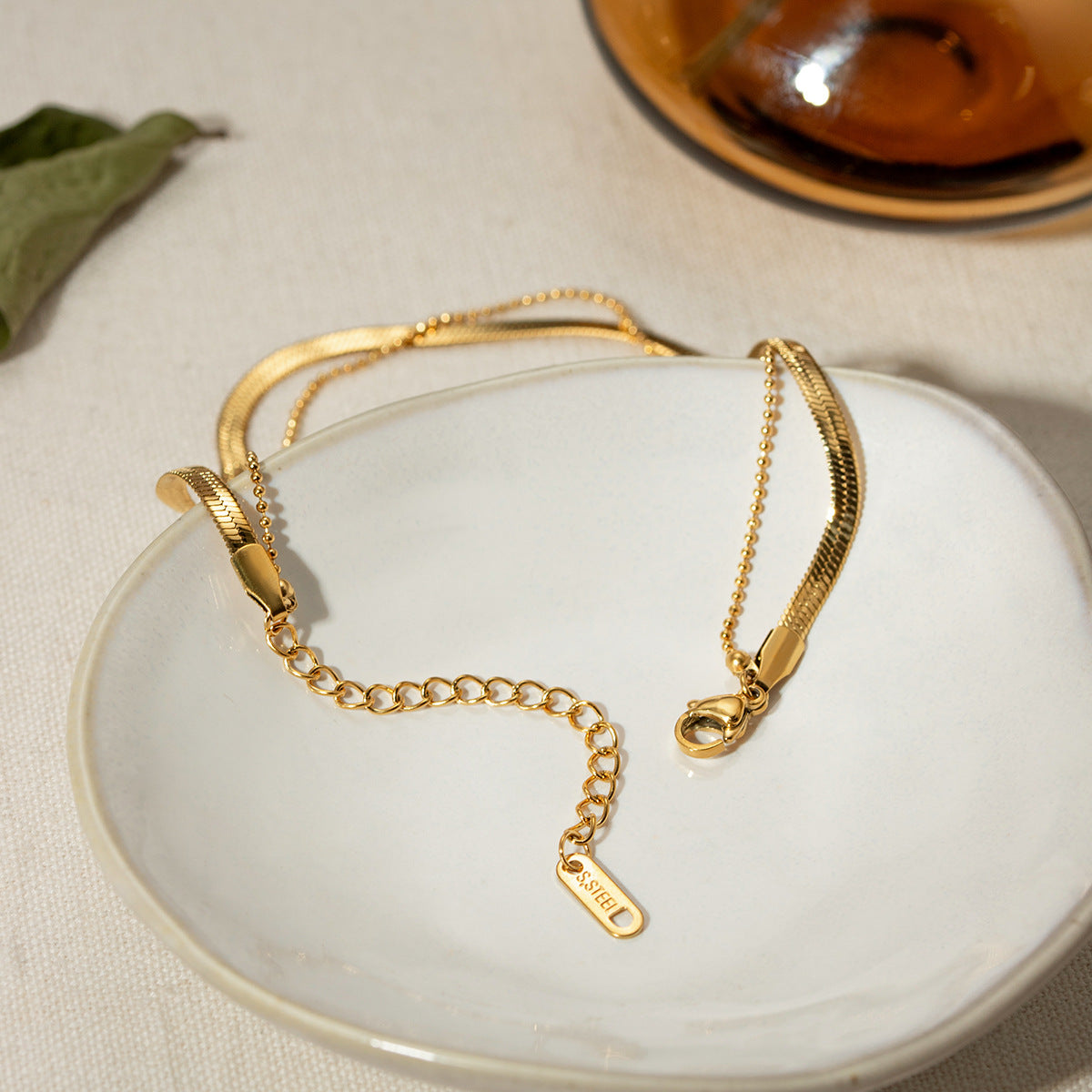 Damen Armband mit eleganten Perlenakzenten und hypoallergenem Edelstahl Shop Nory