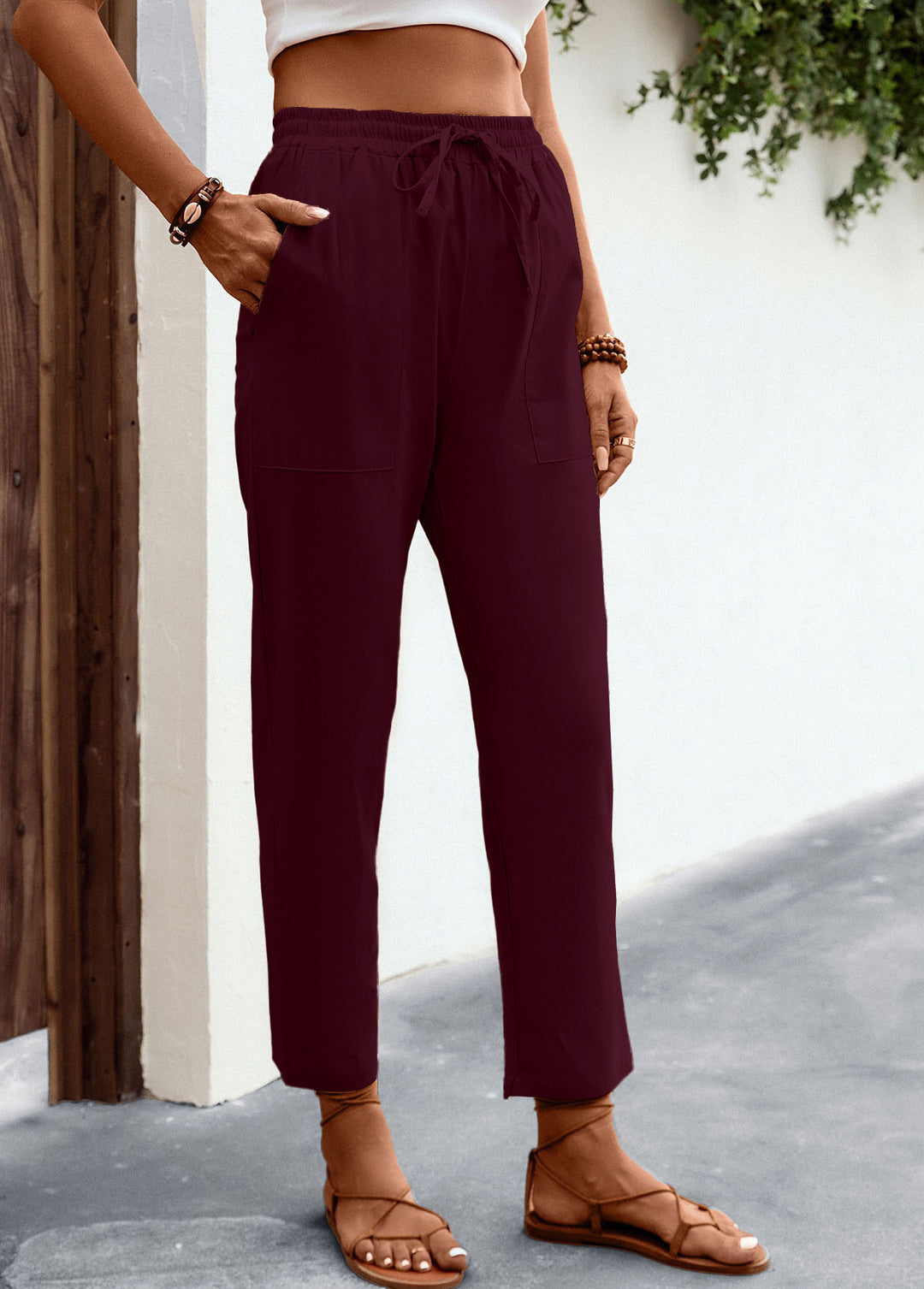 Damen Leichte High‑Waist Chino‑Hose mit Tunnelzug, aufgesetzten Taschen und gekürztem Knöchel‑Schnitt Shop Nory