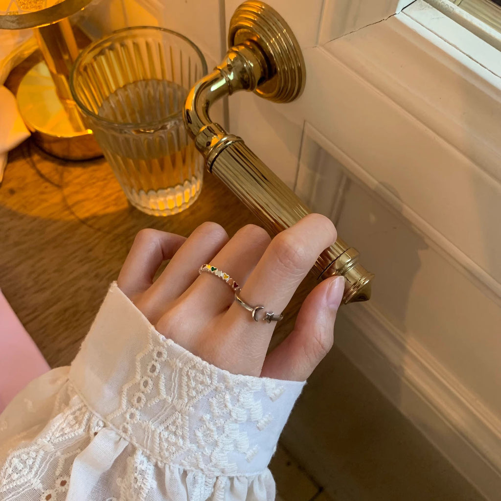 Damen Zierlicher Ring mit bunten Herz-Akzenten Shop Nory