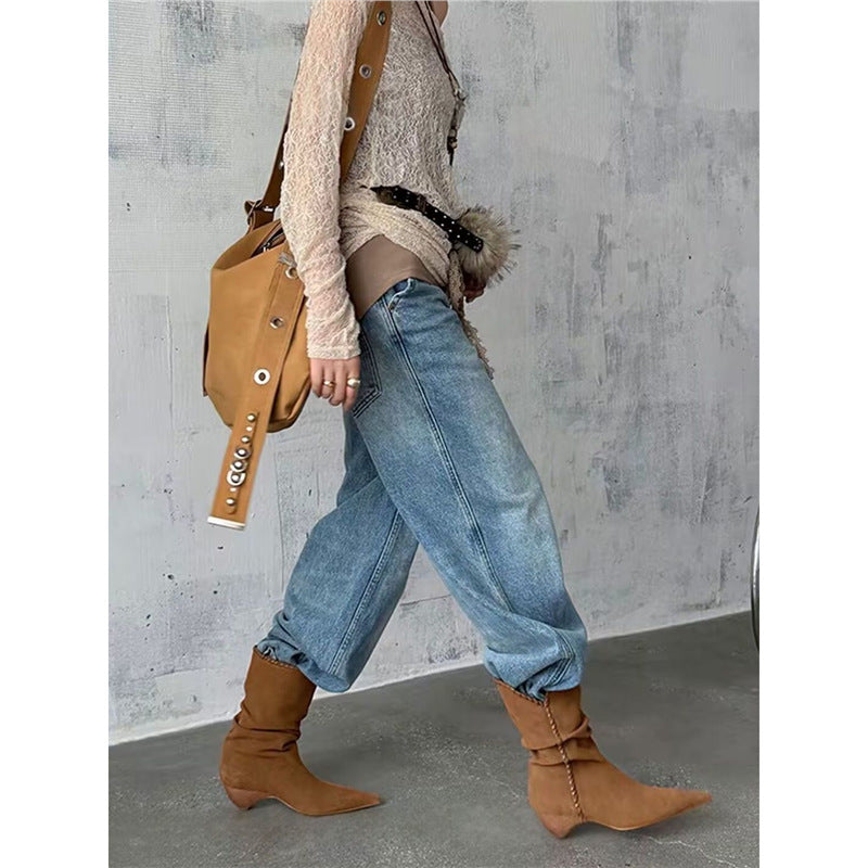 Damen Schlupf‑Veloursstiefel mit Ziernaht, V‑Schaftrand und sculpted Kitten‑Absatz Shop Nory