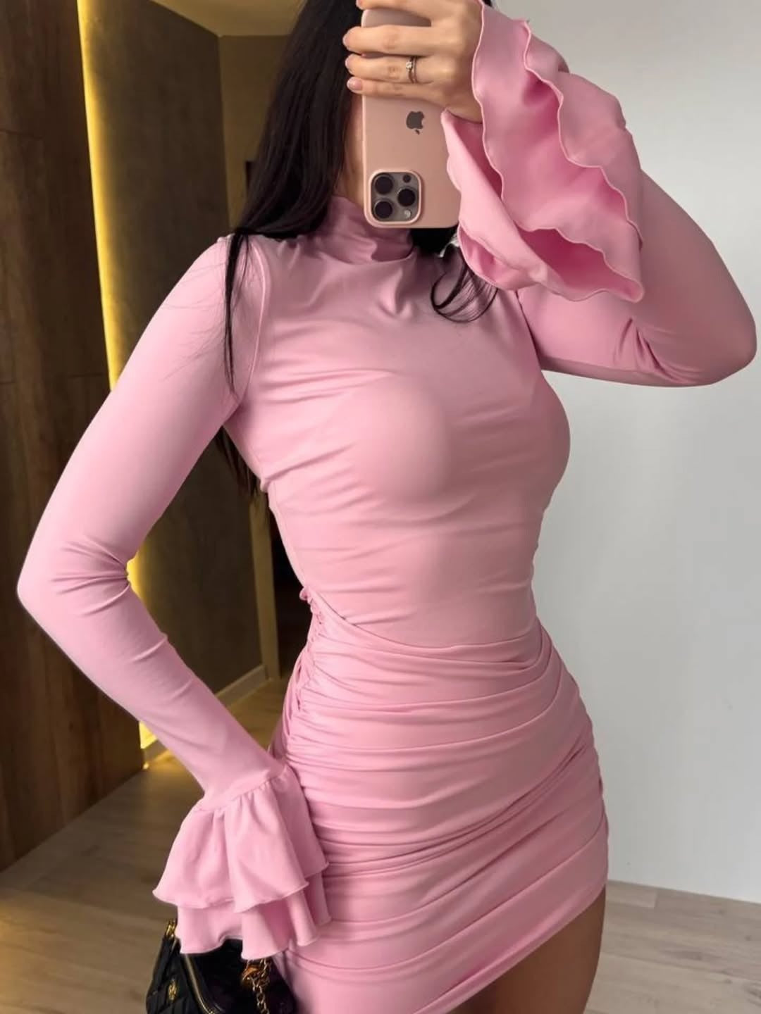 Damen Eng anliegendes Minikleid mit Rüschen-Volantärmeln und geraffter Wickeloptik Shop Nory
