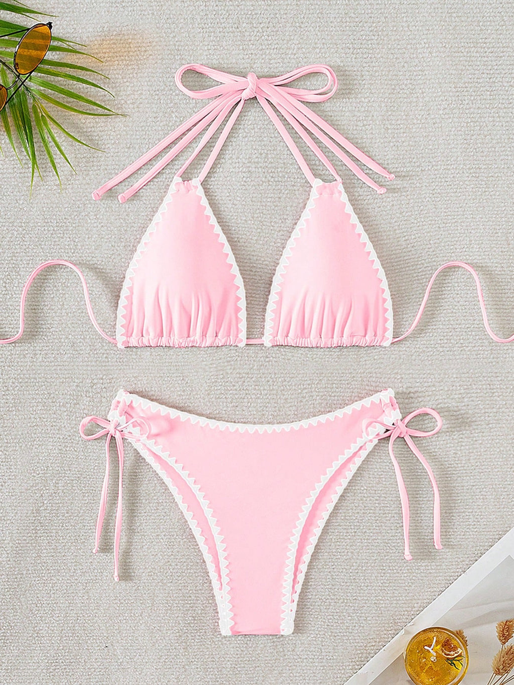 Damen Triangel-Bikini mit verspielten Kontrastnähten