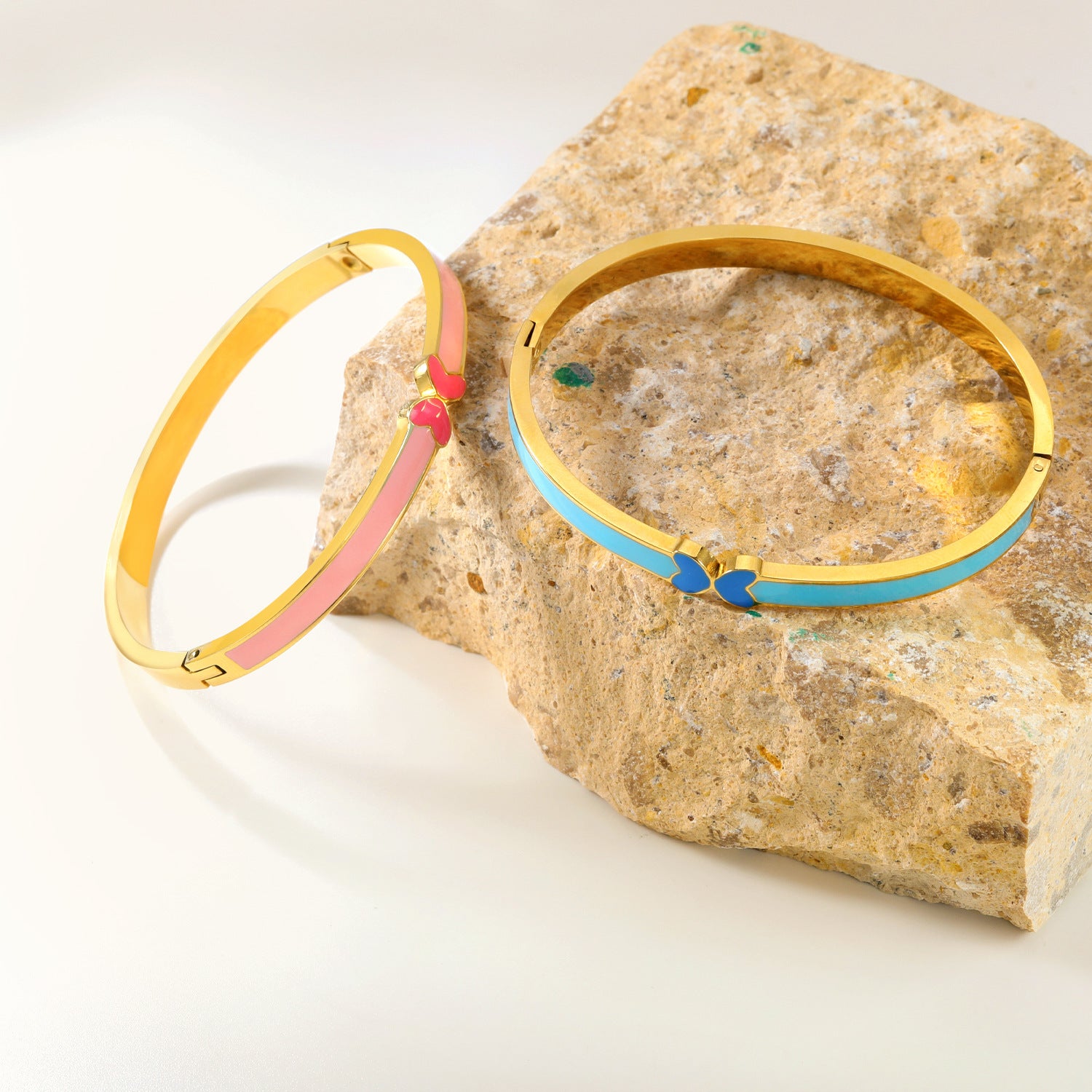 Damen Armreif mit elegantem blauem Herzdesign Shop Nory