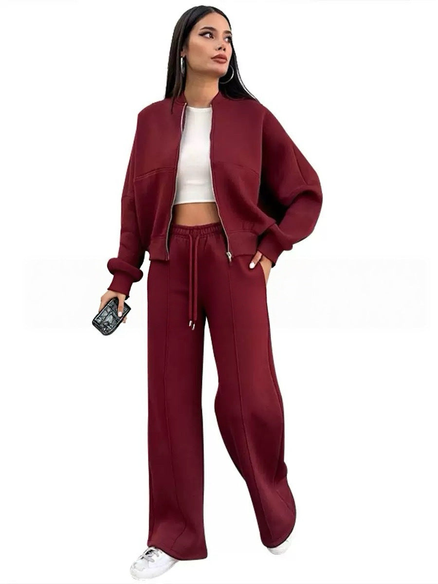 Damen nan kurz geschnittenes Blouson mit Reißverschluss und weiter High-Waist Jogginghose Set Shop Nory
