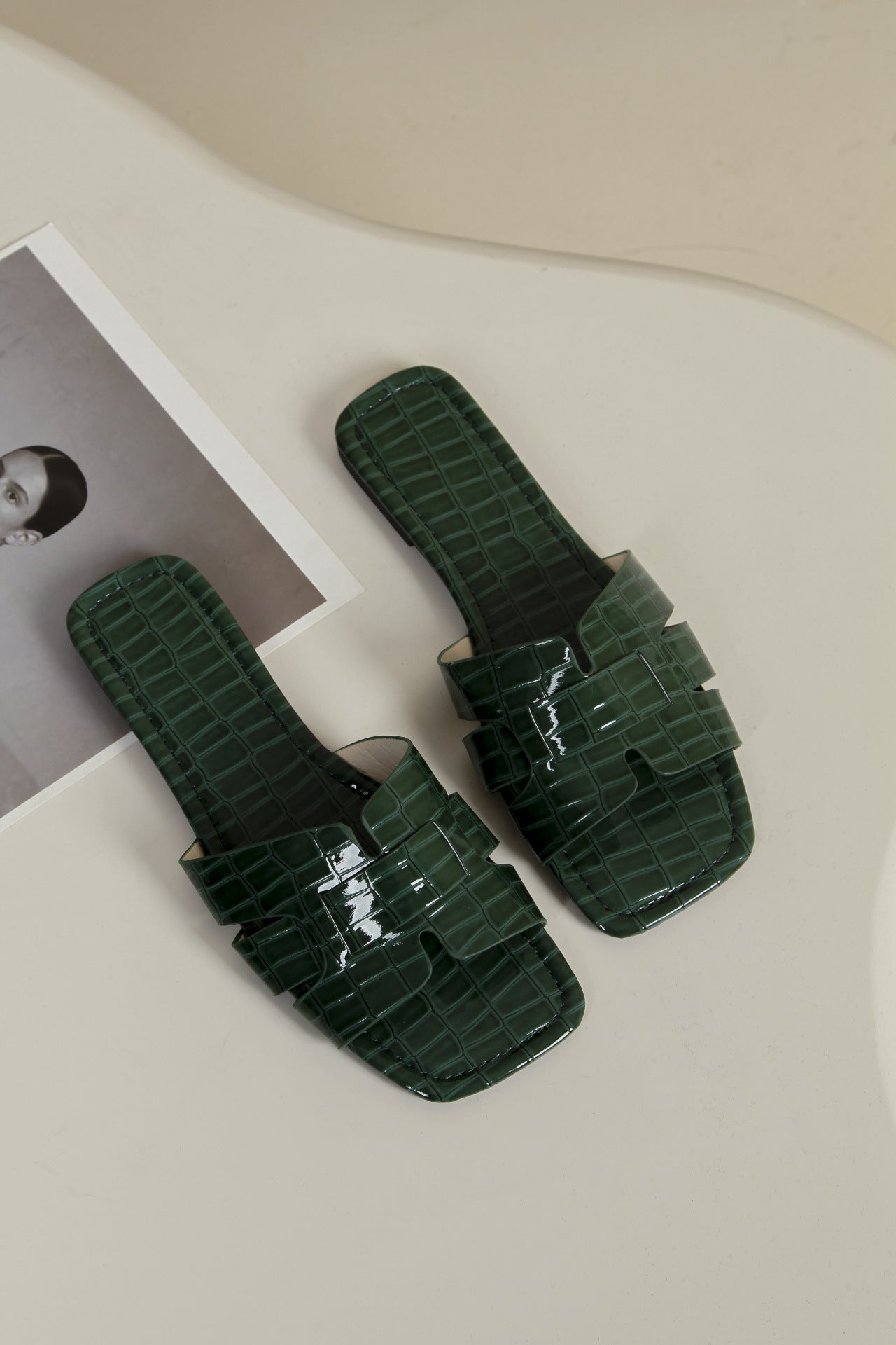 Damen Komfortable Slip-On Sandalen mit trendiger Kroko-Prägung