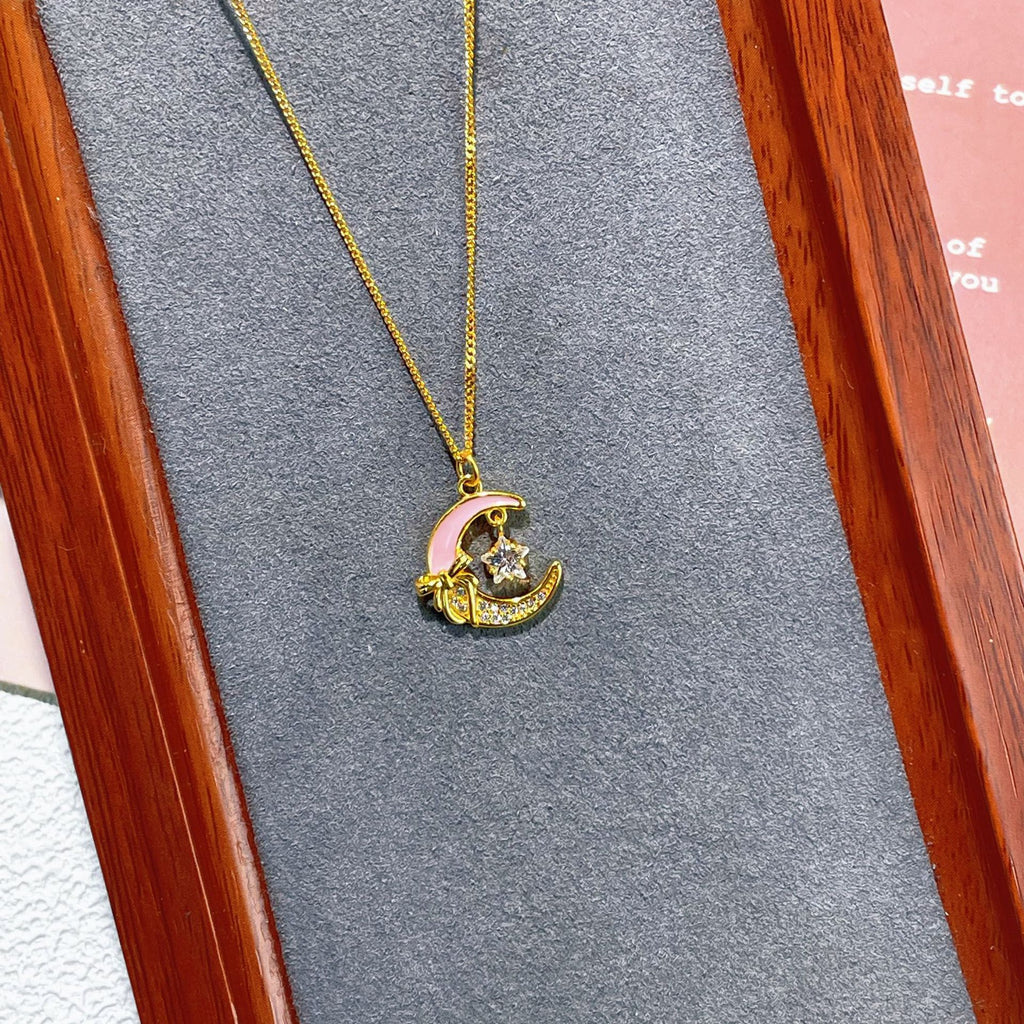 Damen Halskette mit kunstvollem Mond-Anhänger und funkelnden Zirkonia Shop Nory