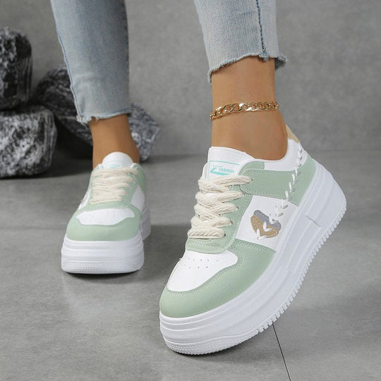 Damen Plateau-Sneaker mit modischer Sohle und komfortabler Dämpfung
