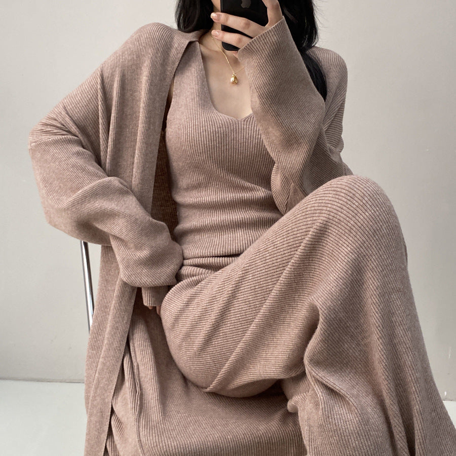 Damen Feinstrick-Loungewear-Set mit Longcardigan, Ripp-Top und weitem Strickhose Shop Nory