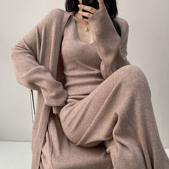 Damen Feinstrick-Loungewear-Set mit Longcardigan, Ripp-Top und weitem Strickhose Shop Nory