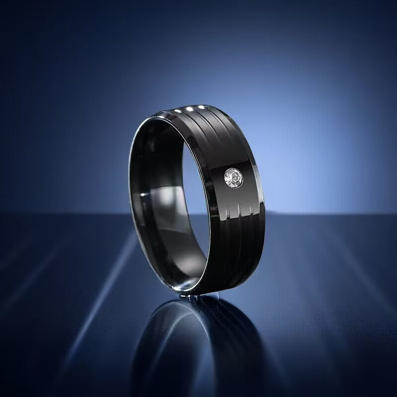 Herren Ring mit elegantem Design und funkelndem Stein Shop Nory