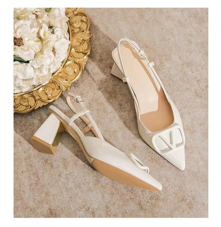 Damen Slingback Pumps mit dekorativen Metallakzenten und komfortablem Blockabsatz