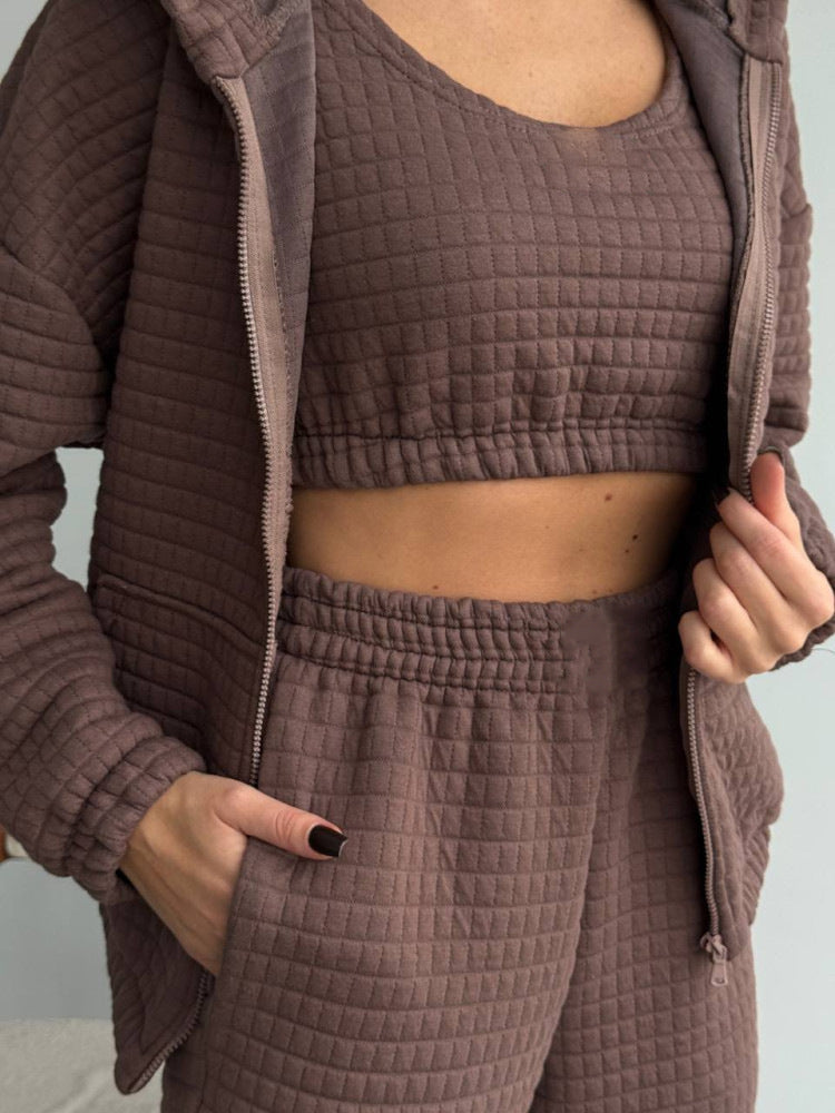 Damen gesteppter Quilt-Lounge-Zweiteiler aus Soft-Fleece mit Kapuzen-Zipjacke, High-Waist-Bundhose und Bustier-Top Shop Nory