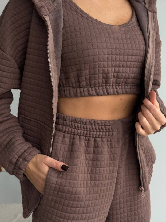 Damen gesteppter Quilt-Lounge-Zweiteiler aus Soft-Fleece mit Kapuzen-Zipjacke, High-Waist-Bundhose und Bustier-Top Shop Nory