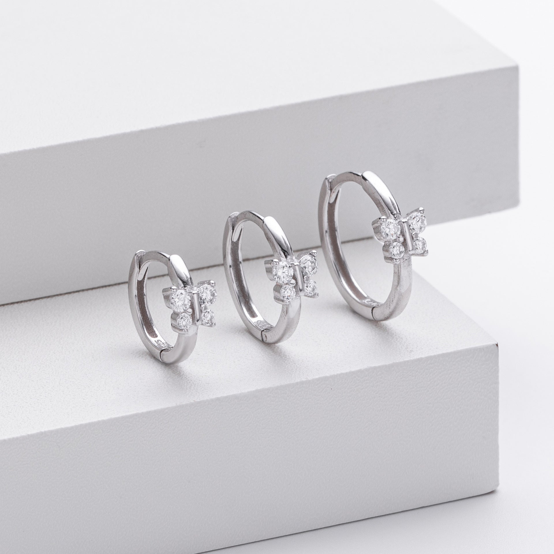 Damen Ohrhänger im Schmetterlingsdesign mit funkelnden Zirkon Shop Nory