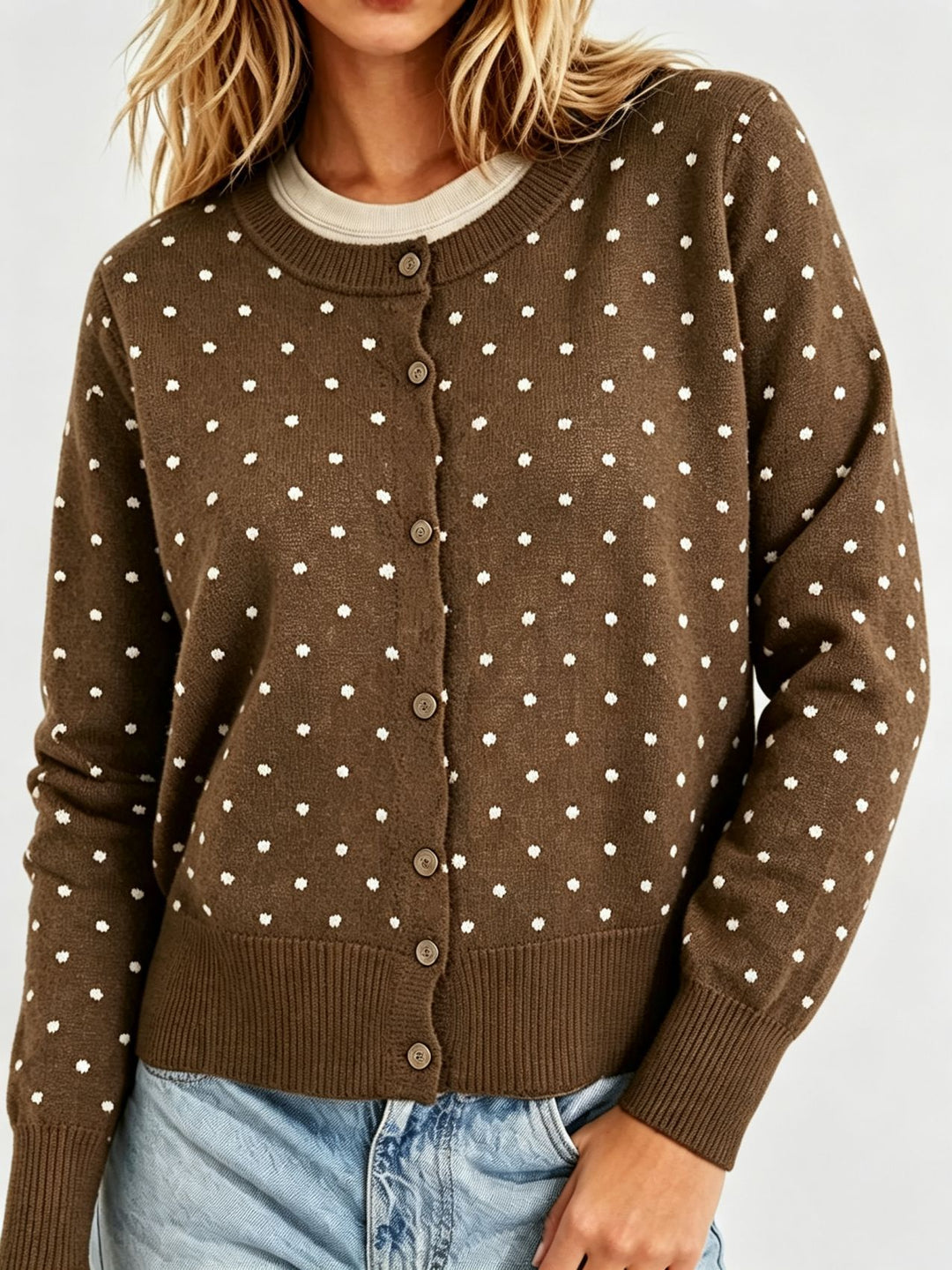 Damen Gepunktete Feinstrick-Cardigan mit Rundhals und Rippbündchen Shop Nory