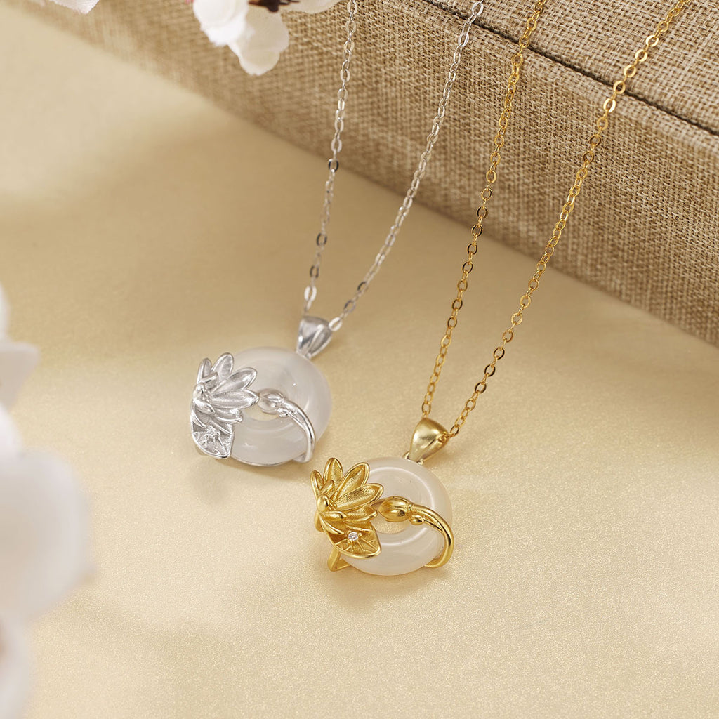 Damen Halskette mit kunstvollem Lotus-Anhänger und filigranem Silberdesign Shop Nory