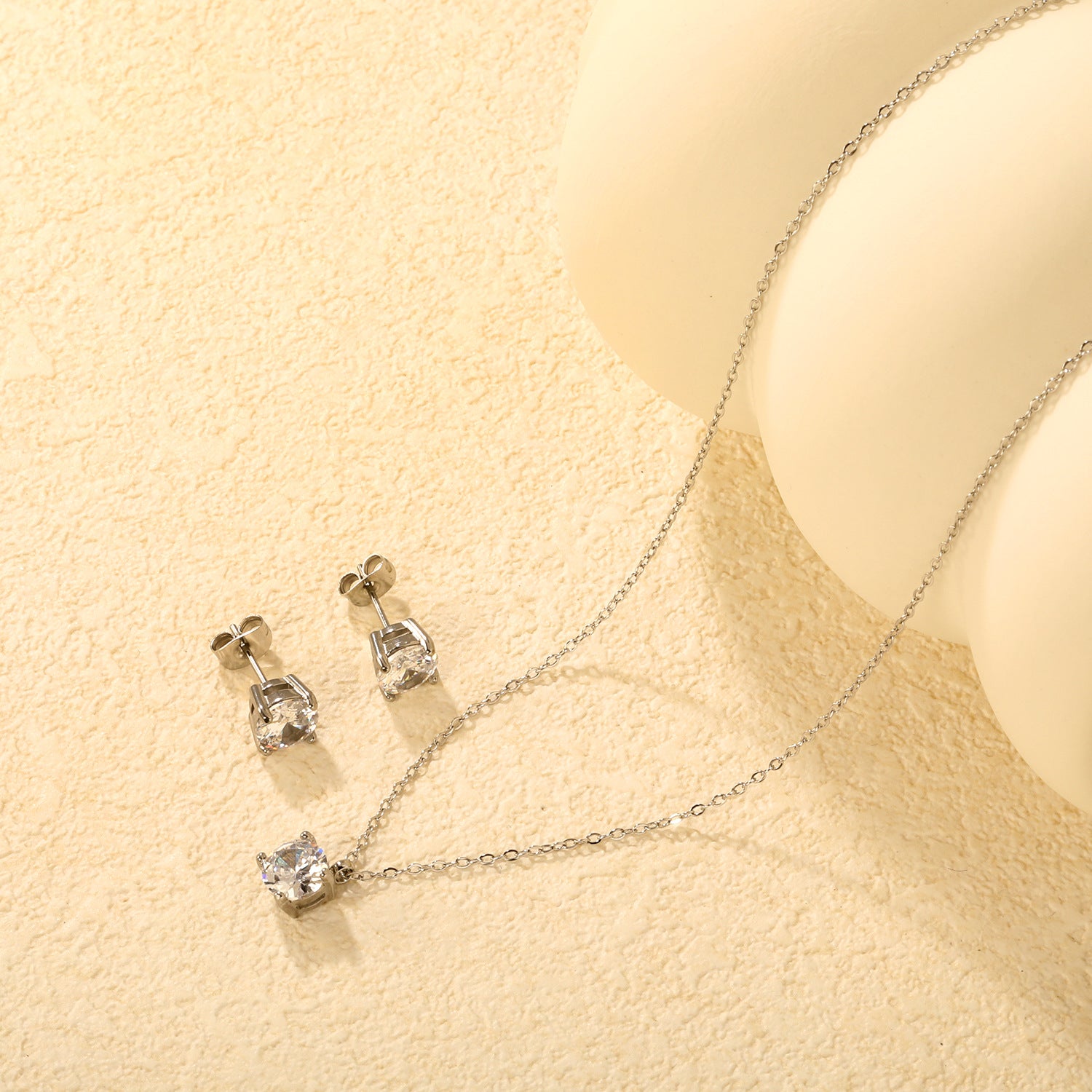 Damen Schmuckset mit funkelnden Zirkonia-Anhängern und eleganter Gliederkette Shop Nory