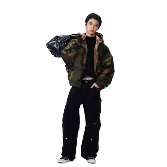 Herren Gefütterte Kapuzen-Bomberjacke mit Kunstfellfutter und Camouflage-Muster Shop Nory