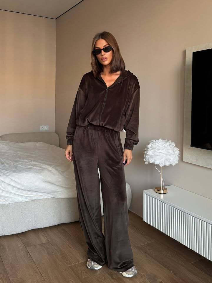 Damen Loungewear-Set mit leichtem Zip-Hoodie, elastischen Bündchen und weiten Palazzo-Hose Shop Nory