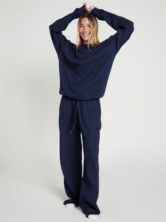 Damen geräumiges Waffelstrick-Loungewear-Set mit Rundhalsausschnitt und Tunnelzughose Shop Nory