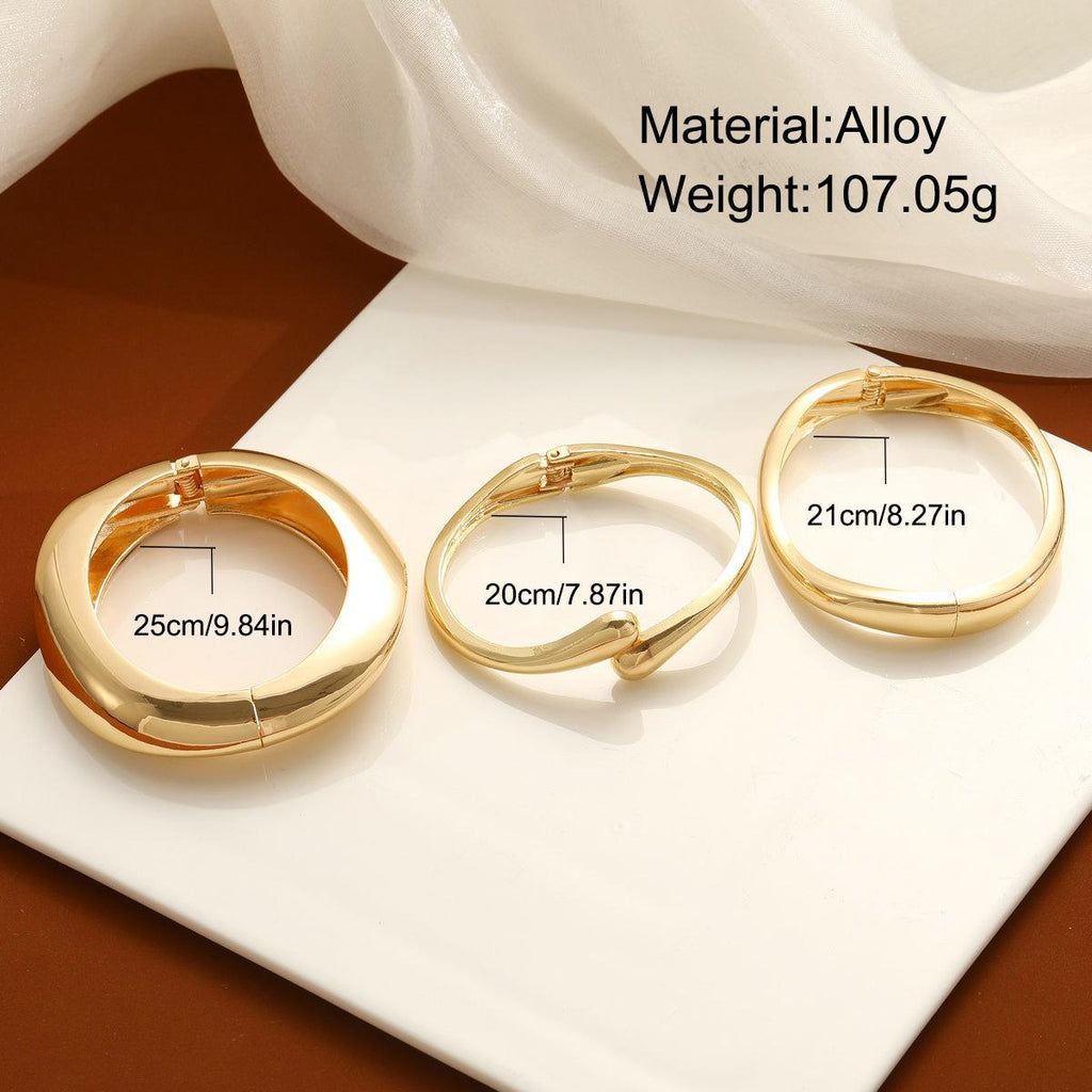 Damen Armband mit geschwungenem Design und funkelnden Akzenten Shop Nory