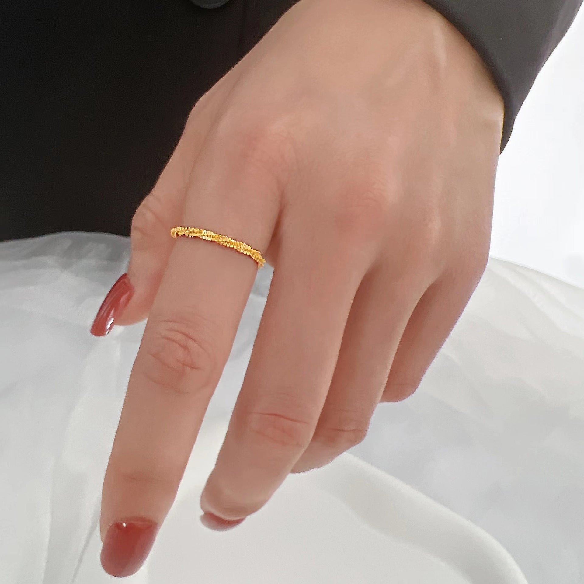 Damen filigraner Zirkonia Ring mit gewelltem Design Shop Nory