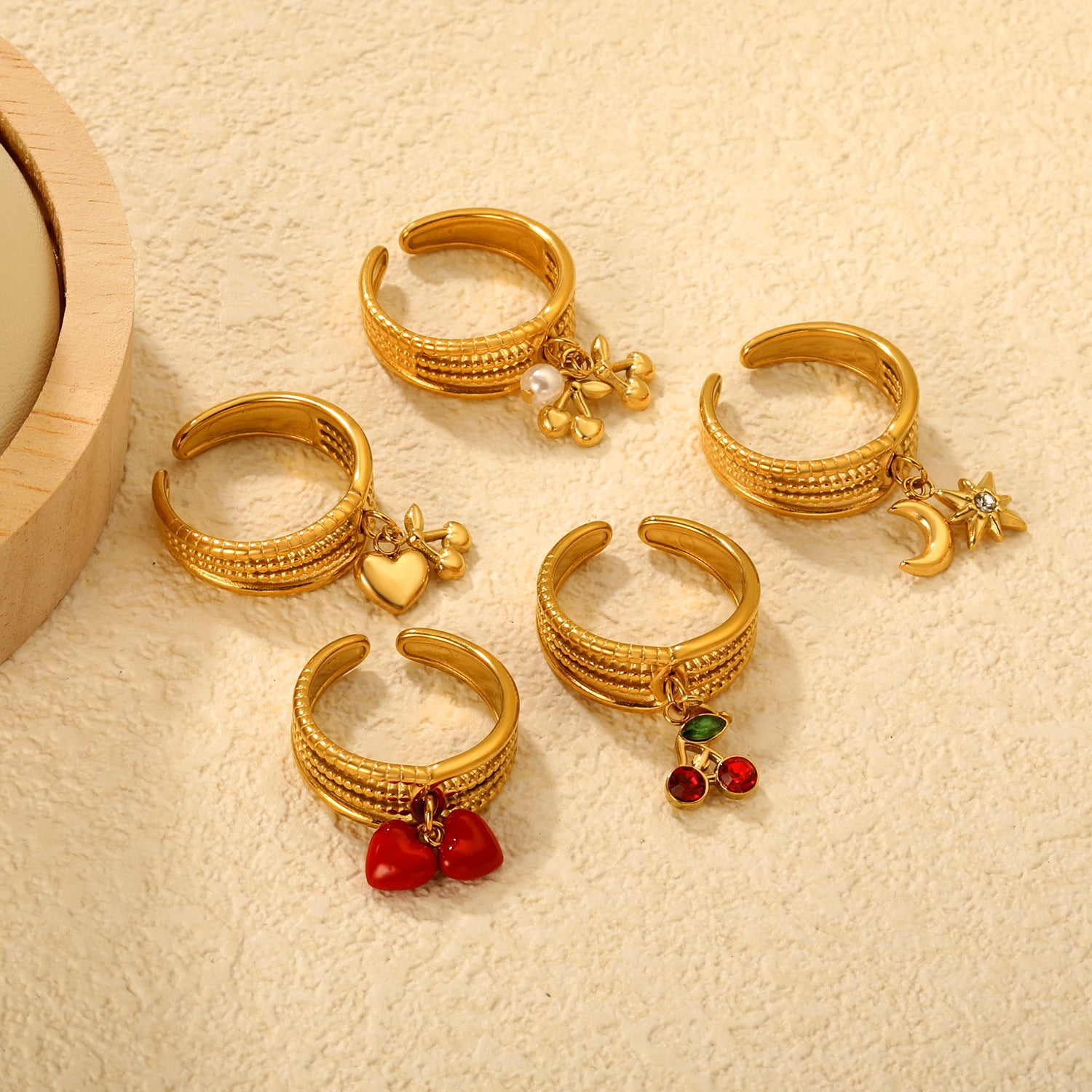 Damen Ring mit bunten Kristall-Akzenten und geschwungenem Design Shop Nory