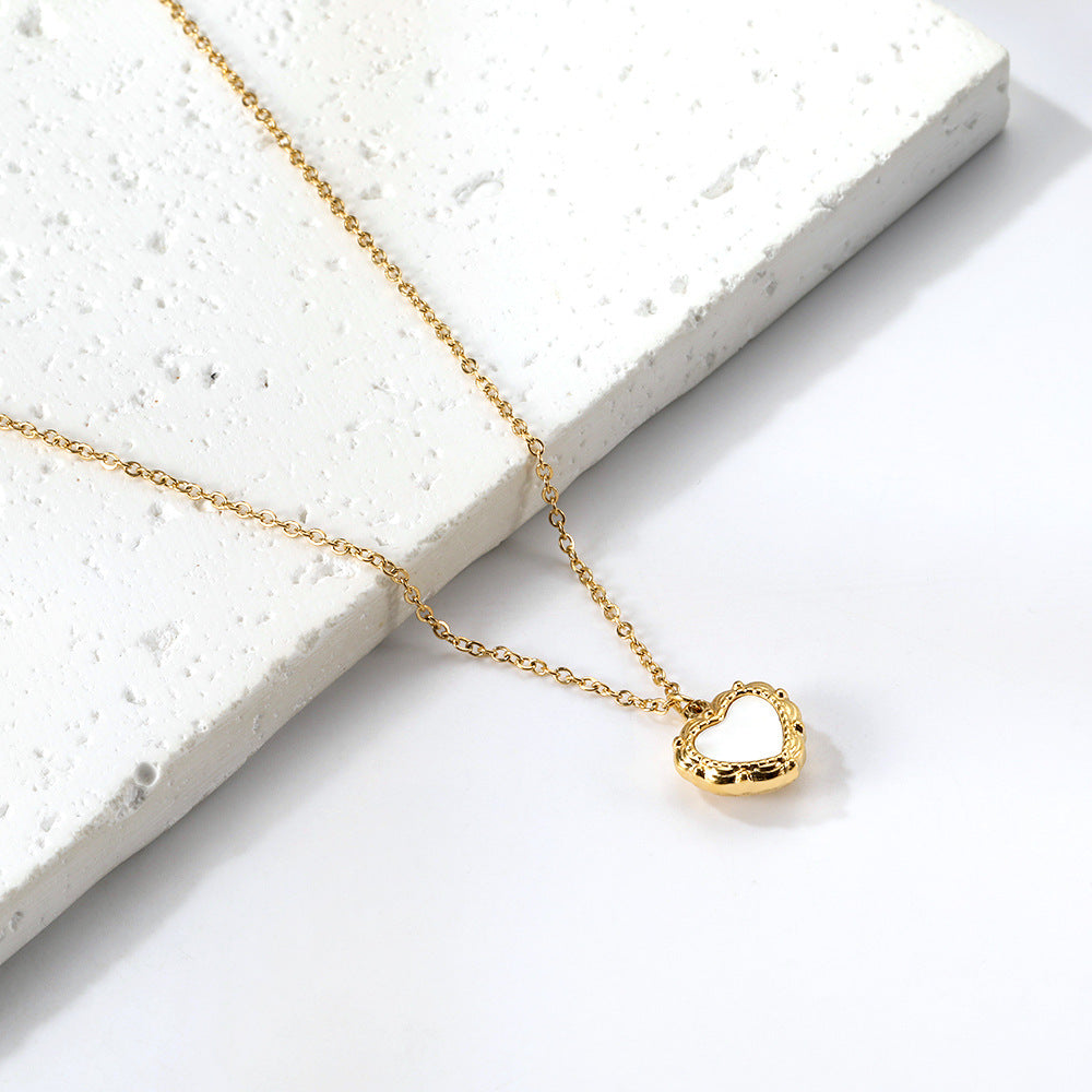 Damen Halskette mit herzförmigem Anhänger aus goldplattiertem Edelstahl Shop Nory