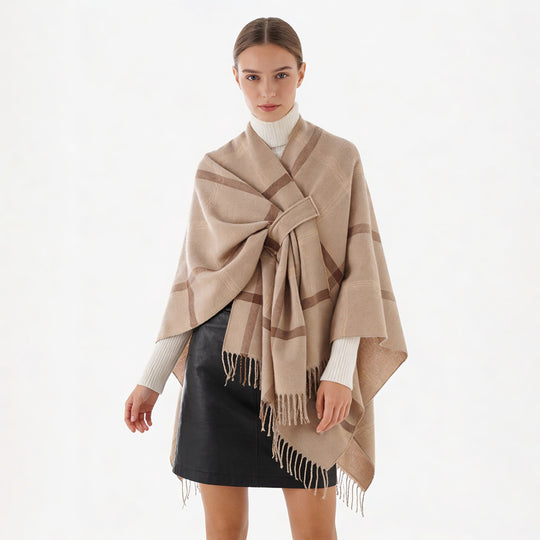 Damen Cape‑Poncho mit integriertem Bindegürtel, kastiger Oversize‑Silhouette und Fransensaum Shop Nory