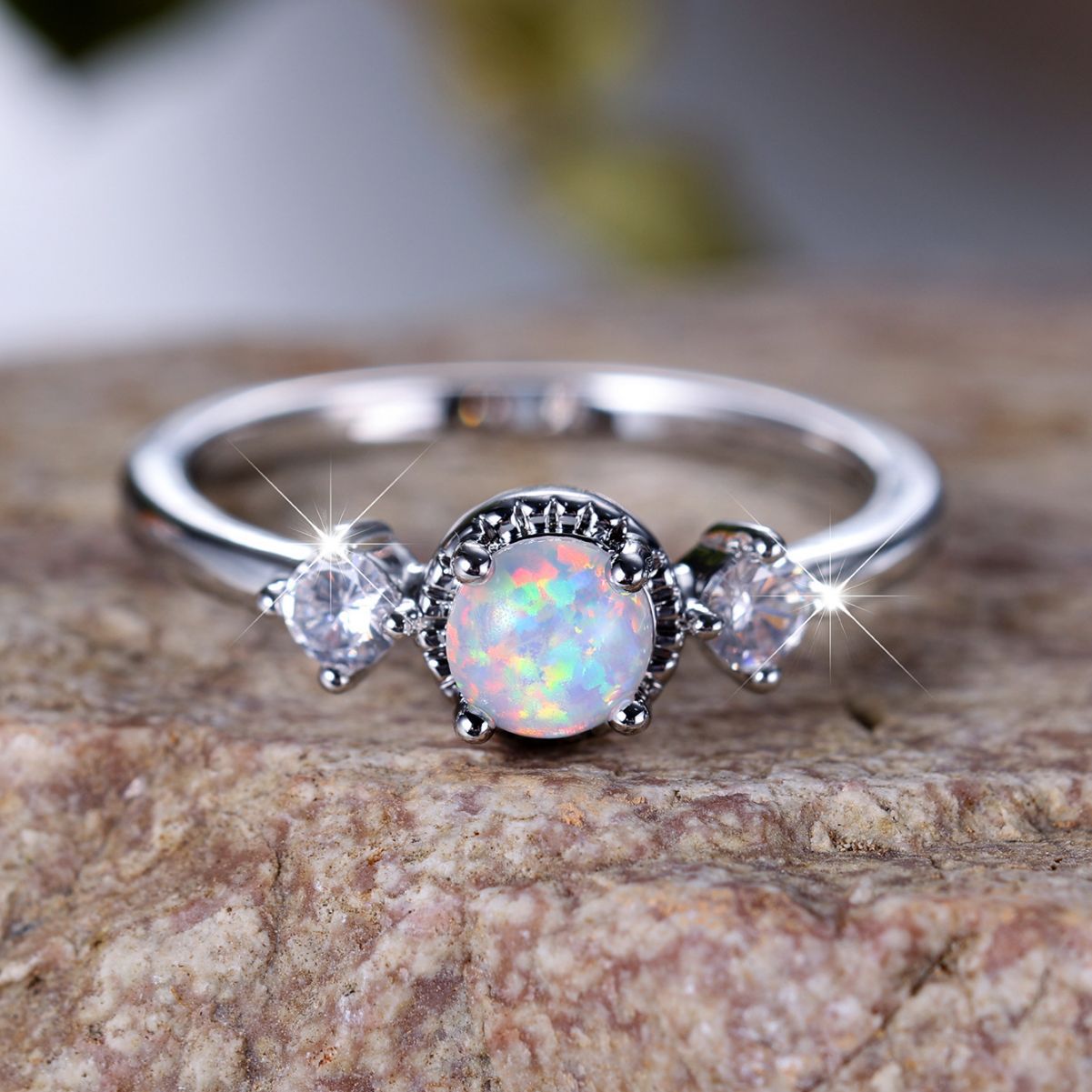 Damen Ring mit funkelndem Opal und eleganter Zirkonia-Verzierung Shop Nory 1782016025