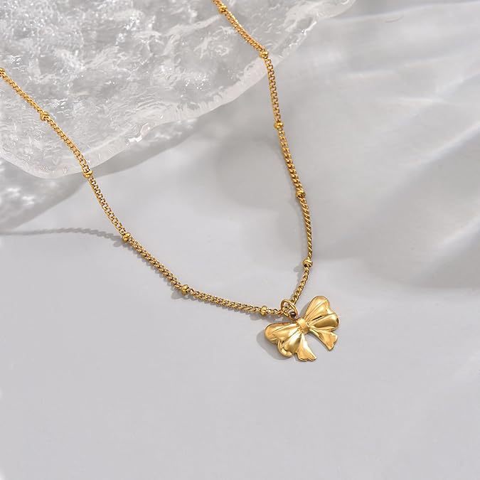 Damen Halskette mit eleganten Schmetterlingsanhänger und feiner Gliederkette Shop Nory