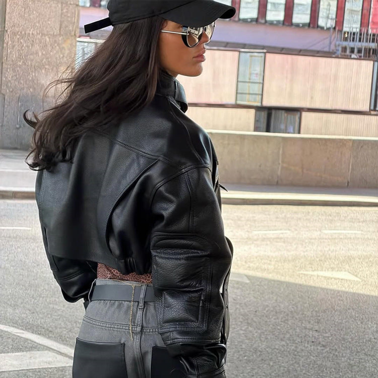 Damen Cropped Boxy-Bikerjacke aus veganem Leder mit hohem Stehkragen, Reißverschlusstaschen & Schnallen-Detail Shop Nory