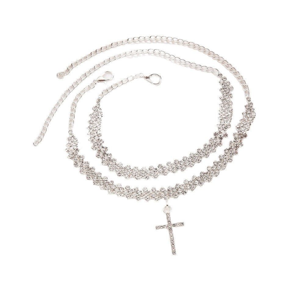 Mehrlagiger Kristallchoker mit Funkelndem Kreuzanhänger und Verstellbarer Verlängerungskette